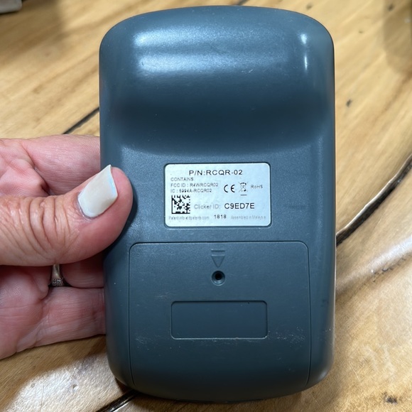 Turning Technologies QT2 clicker - Picture 2 of 5